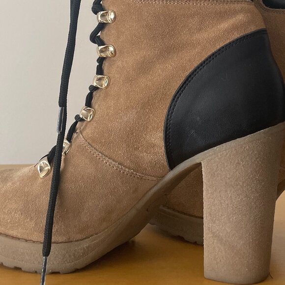 Carla G suede and leather ankle boot - Picture 4 of 9
